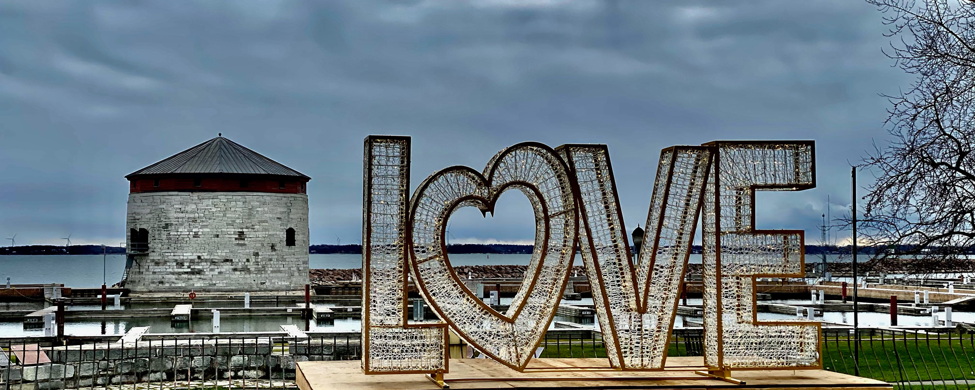 Header-Love-Fountain---photo-Sandy-Berg-(1) Header-Love-Fountain---photo-Sandy-Berg-(1)